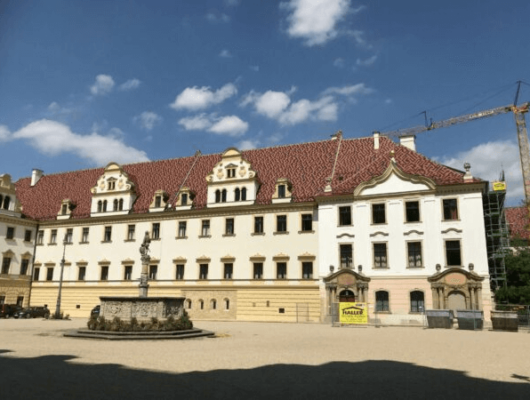 Das Schloss der Herzöge von Württemberg, ein architektonisches Meisterwerk, das die Geschichte der Region widerspiegelt.